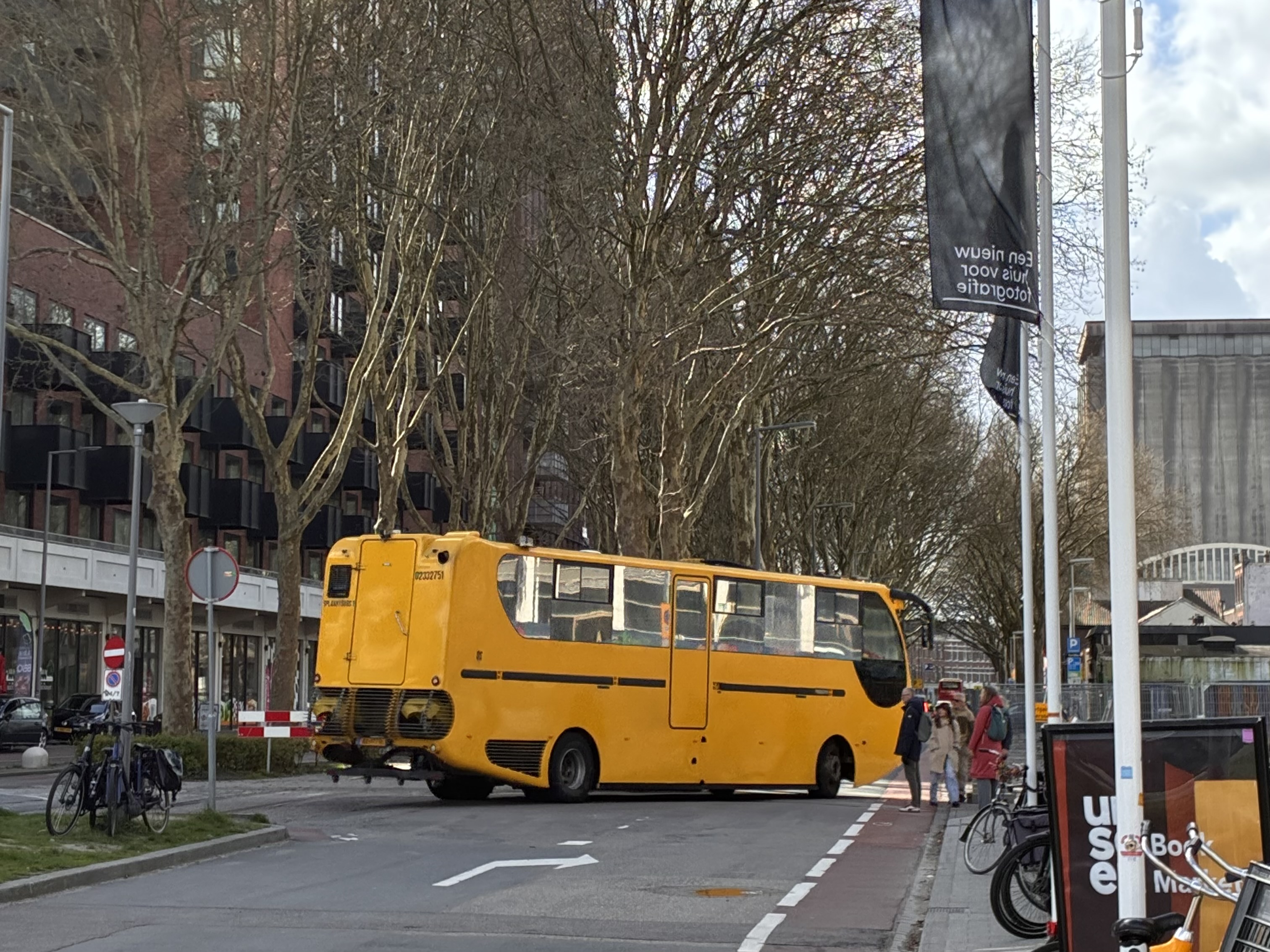 Water bus