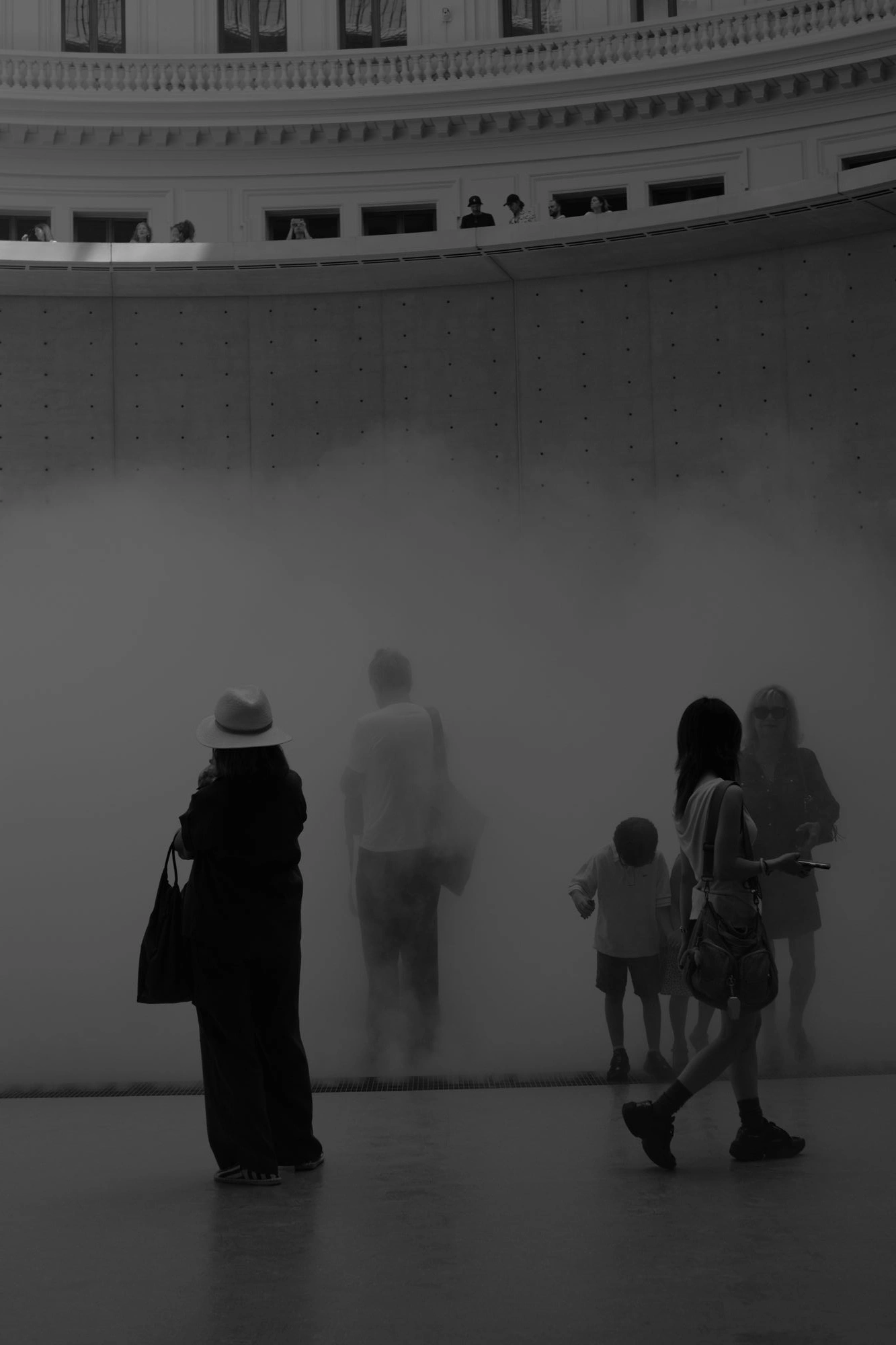 2026-07-06 - xt35 - bw - FR - Paris - Summer in Paris - Cloud with person standing in front