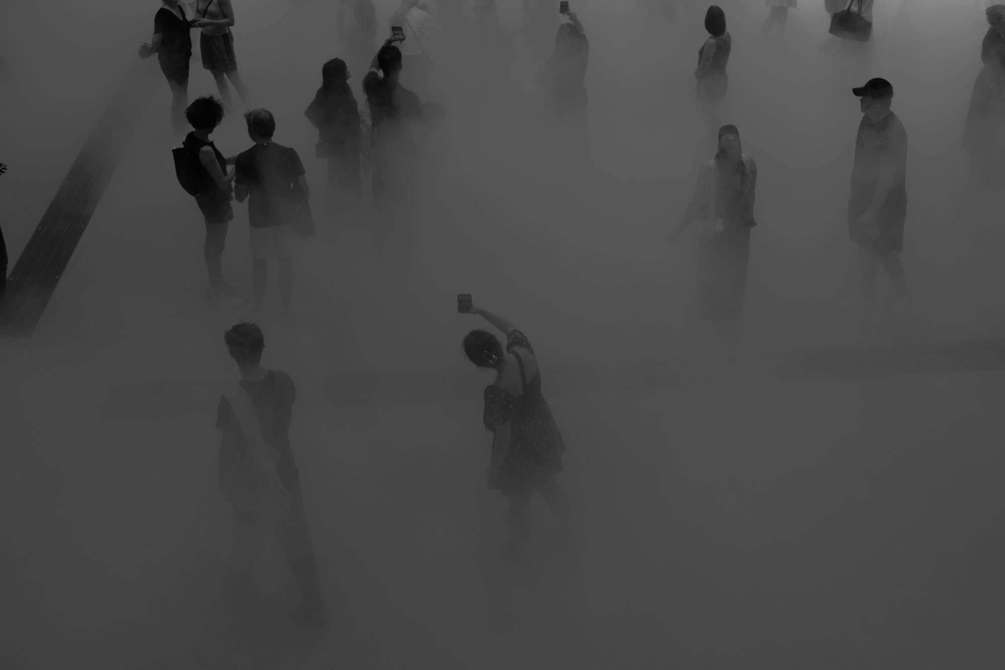 2026-07-06 - xt35 - bw - FR - Paris - Summer in Paris - Person taking picture in Cloud