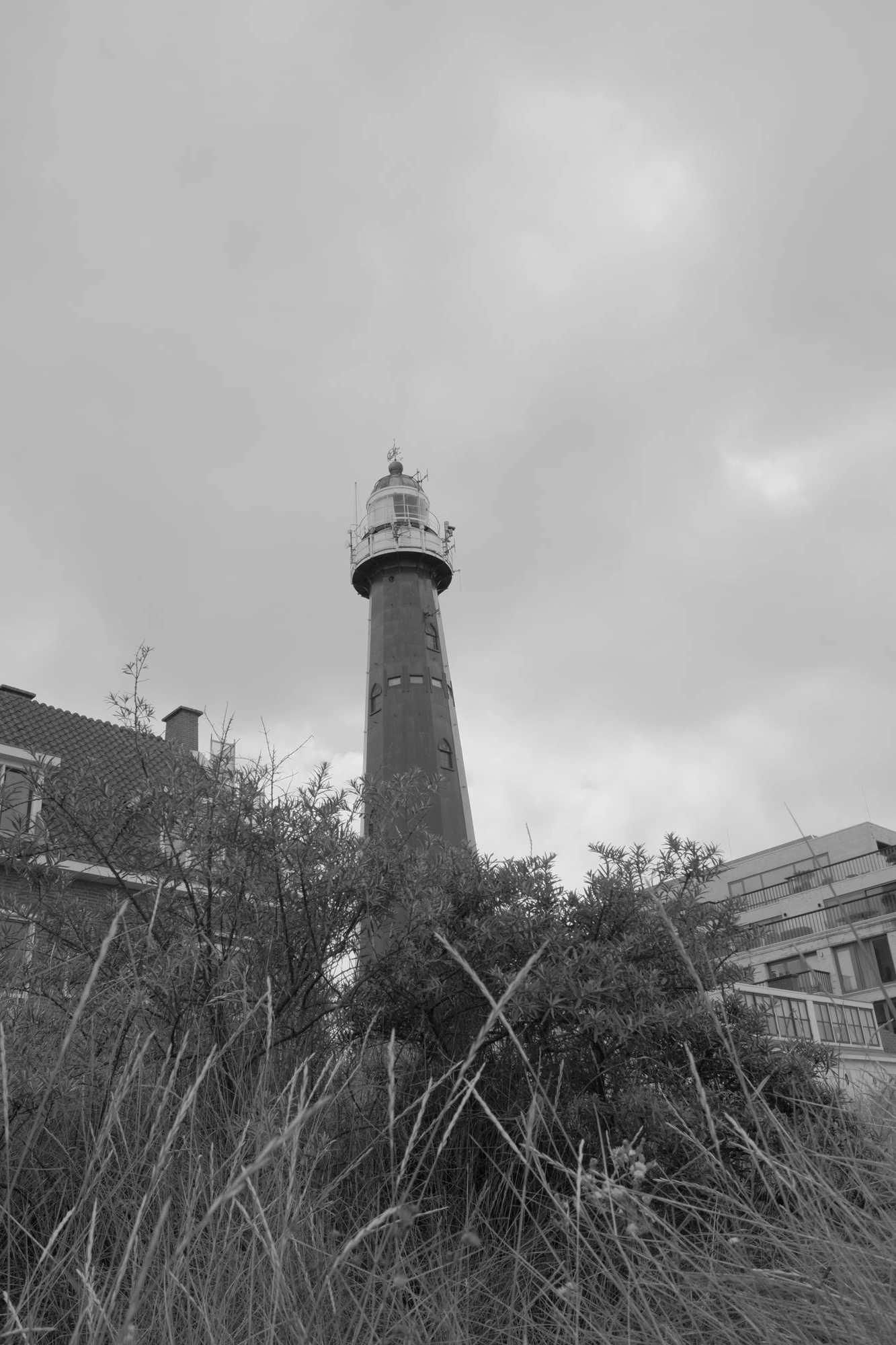 2026-07-18 - xt15-45 - bw - NL - Scheveningen - Lighthouse