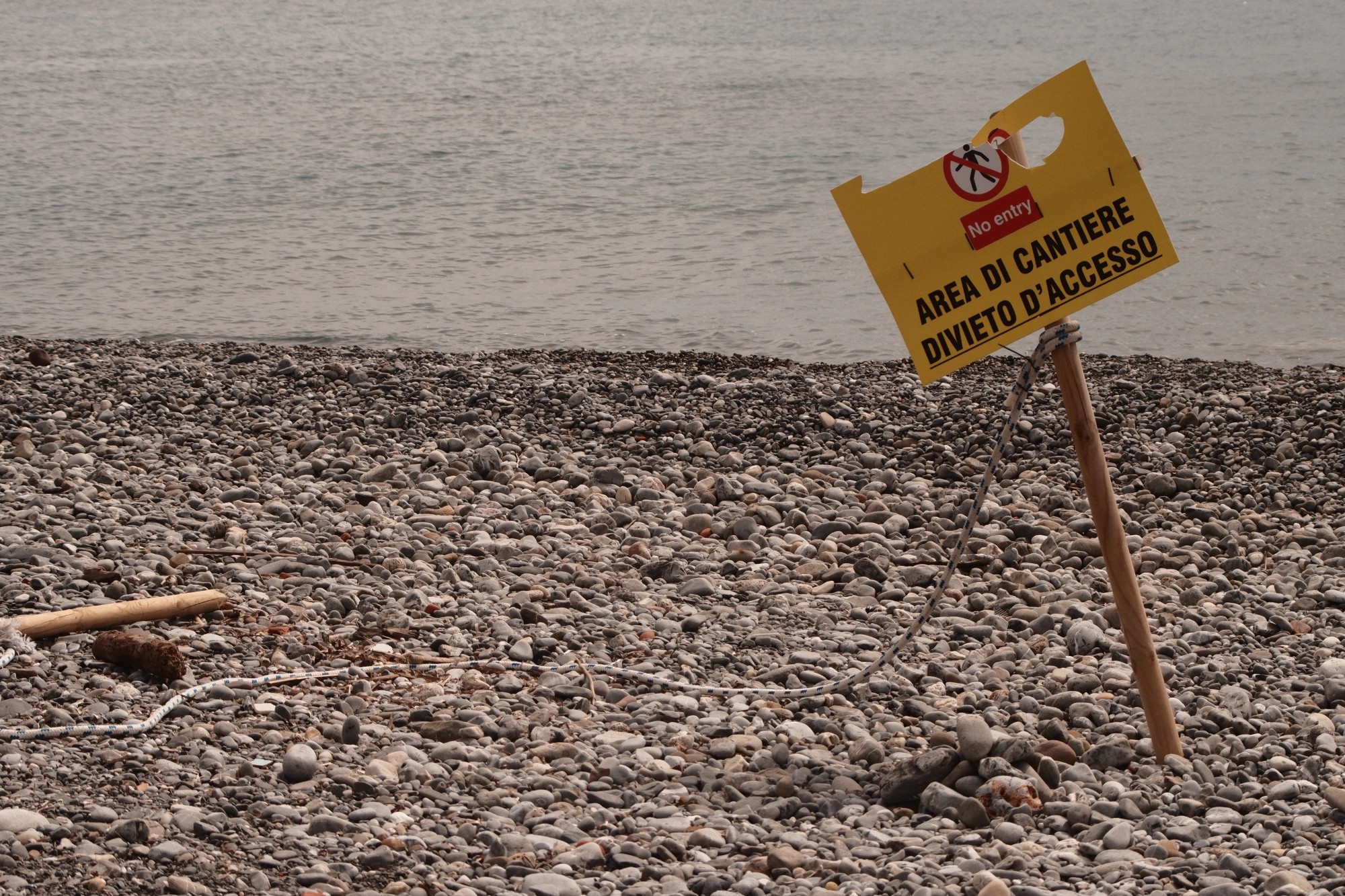 2025-09-08 - xt75-300 - color - IT - Ventimiglia - No entry sign on beach